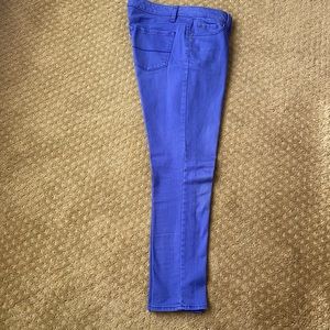 Women’s skinny jeans. Size 8. Color blue